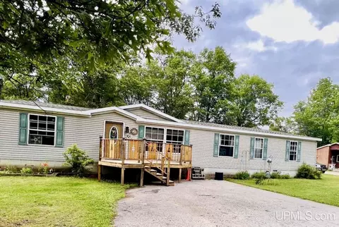 5968 Oak 2225, Gladstone, MI 49837
