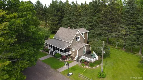 37485 Pike Riv, Chassell, MI 49916