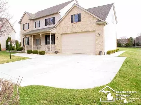 15474 Birchdale Cir, Monroe, MI 48161