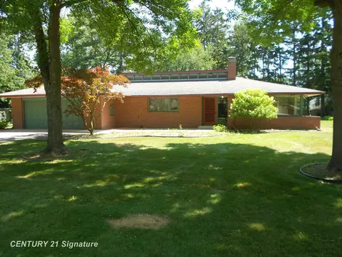 41 Benton, Saginaw, MI 48602