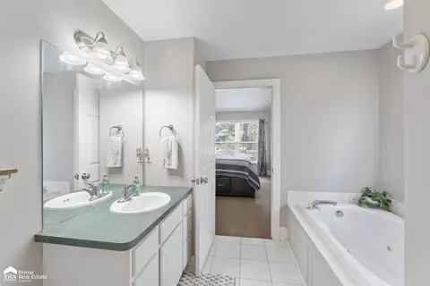 Bath - 2110 Lochnayne, Davison, MI 48423 photo 1 of 3