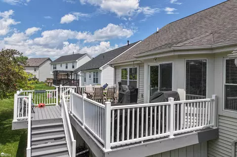 Exterior - 2110 Lochnayne, Davison, MI 48423 photo 5 of 8