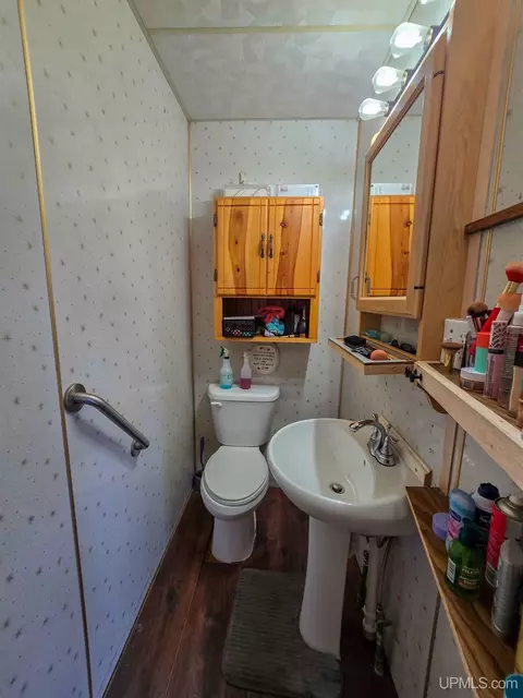 Bath - 500 W Munising, Munising, MI 49862 photo 1 of 2