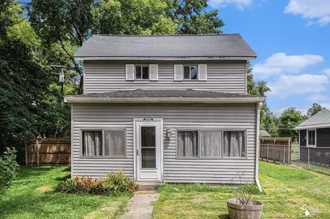 221 S Benjamin, Fowlerville, MI 48836