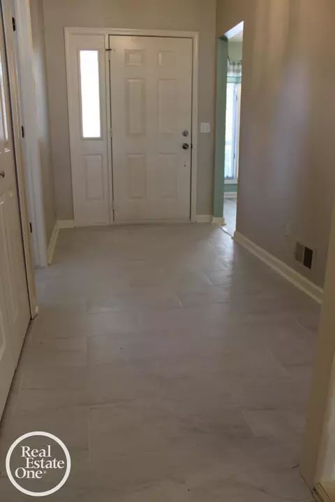 16876 Pebble, Macomb, MI 48042 photo 8
