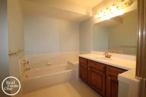 16876 Pebble, Macomb, MI 48042 photo 22