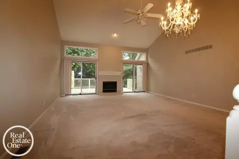 16876 Pebble, Macomb, MI 48042 photo 9