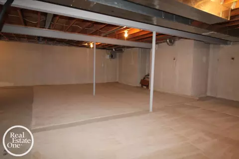 16876 Pebble, Macomb, MI 48042 photo 32