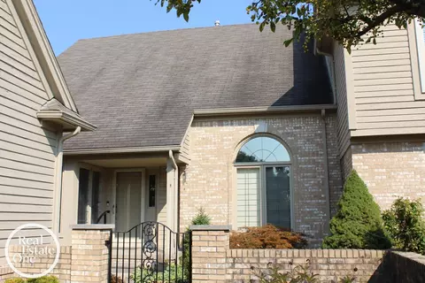 16876 Pebble, Macomb, MI 48042 photo 2