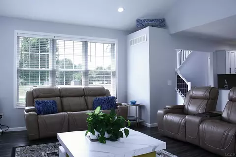 Living - 3199 Pender, Adrian, MI 49221 photo 2 of 3