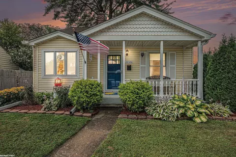 22326 Maxine, Saint Clair Shores, MI 48080