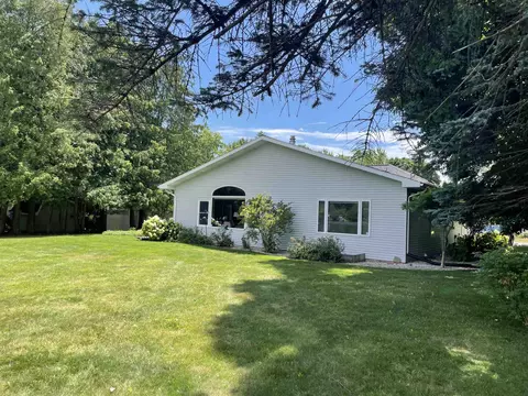 Exterior - 701 Forest, Clare, MI 48617 photo 4 of 11
