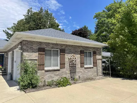 Exterior - 701 Forest, Clare, MI 48617 photo 2 of 11