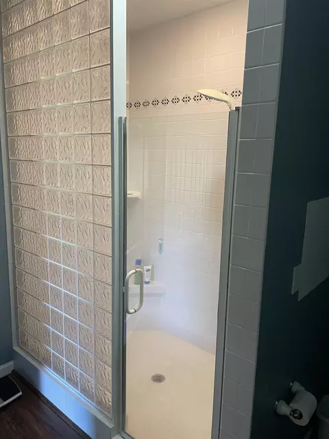 Bath - 701 Forest, Clare, MI 48617 photo 1 of 4