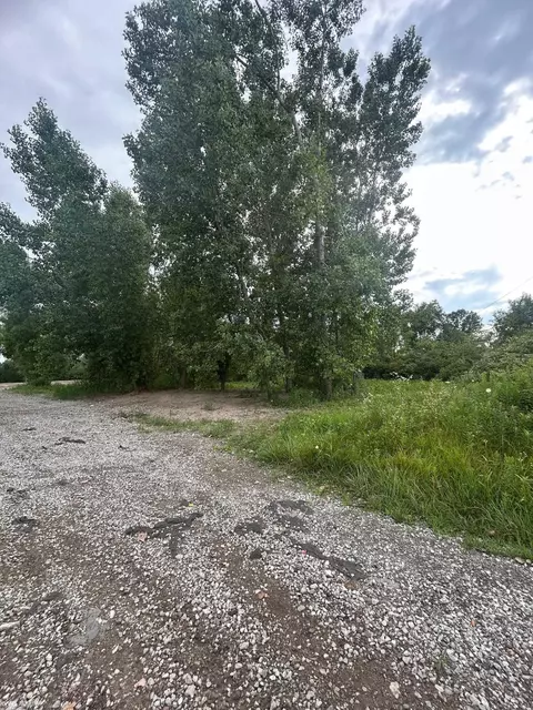 3255 Plank, Cottrellville, MI 48039