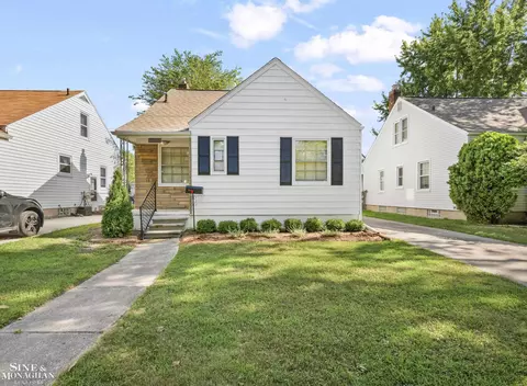 2106 Brys, Grosse Pointe Woods, MI 48236 photo 35