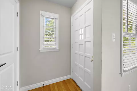 2106 Brys, Grosse Pointe Woods, MI 48236 photo 2
