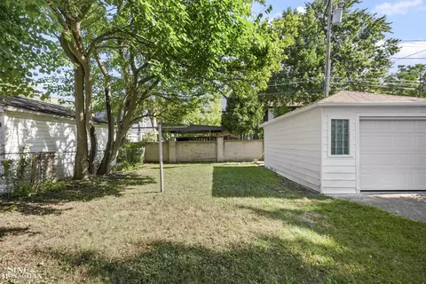 2106 Brys, Grosse Pointe Woods, MI 48236 photo 31