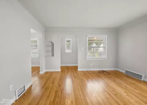 2106 Brys, Grosse Pointe Woods, MI 48236 photo 7