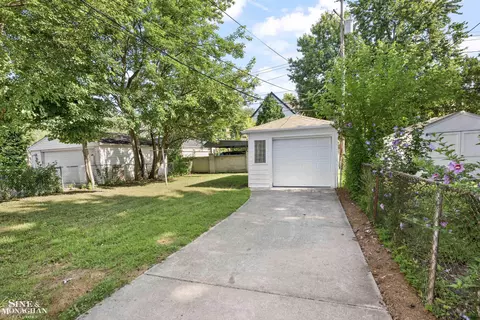 2106 Brys, Grosse Pointe Woods, MI 48236 photo 34