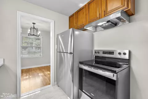 2106 Brys, Grosse Pointe Woods, MI 48236 photo 14