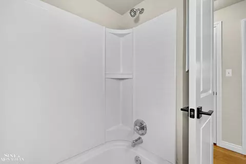 2106 Brys, Grosse Pointe Woods, MI 48236 photo 17