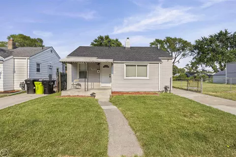 28096 Waverly, Roseville, MI 48066