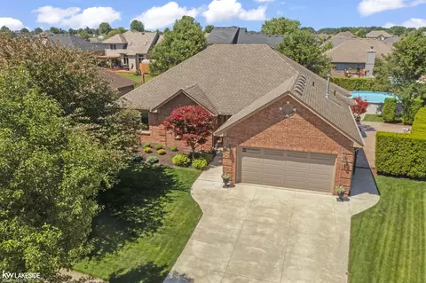51843 Indian Pointe, Macomb, MI 48042