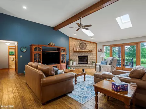 Living - 22455 Irwin, Armada, MI 48005 photo 2 of 3