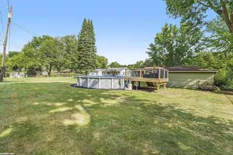 Exterior - 23350 Mapleview, Macomb, MI 48042 photo 8 of 9