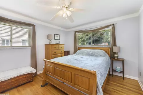 Bedroom - 23350 Mapleview, Macomb, MI 48042 photo 1 of 5