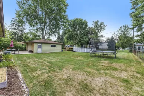 Exterior - 23350 Mapleview, Macomb, MI 48042 photo 5 of 9