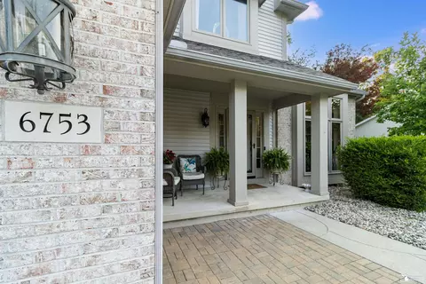 Exterior - 6753 Lockmill, Temperance, MI 48182 photo 3 of 14