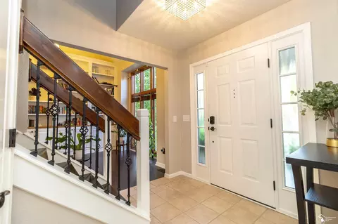 Entry Way - 6753 Lockmill, Temperance, MI 48182 photo 2 of 5