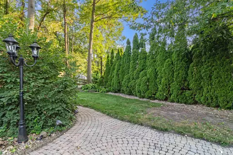 Exterior - 6753 Lockmill, Temperance, MI 48182 photo 11 of 14