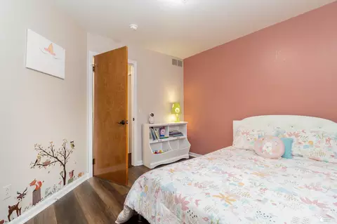 Bedroom - 6753 Lockmill, Temperance, MI 48182 photo 6 of 7