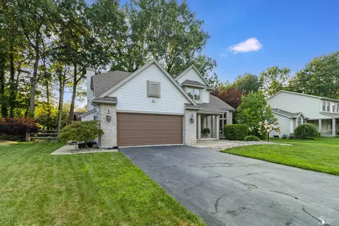 Exterior - 6753 Lockmill, Temperance, MI 48182 photo 2 of 14