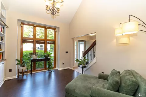Entry Way - 6753 Lockmill, Temperance, MI 48182 photo 3 of 5