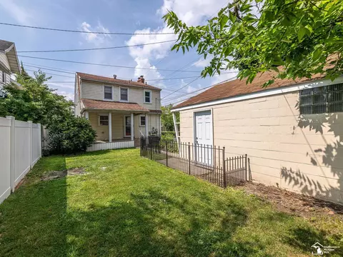 Exterior - 415 E Noble, Monroe, MI 48162 photo 4 of 7