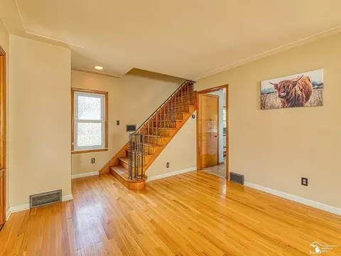 Living - 415 E Noble, Monroe, MI 48162 photo 1 of 7