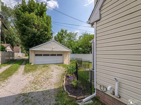 Exterior - 415 E Noble, Monroe, MI 48162 photo 7 of 7