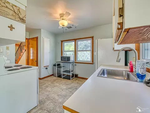 Kitchen - 415 E Noble, Monroe, MI 48162 photo 2 of 4