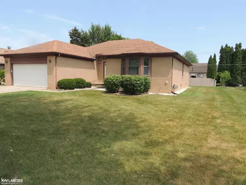 35112 Kensington, Sterling Heights, MI 48312