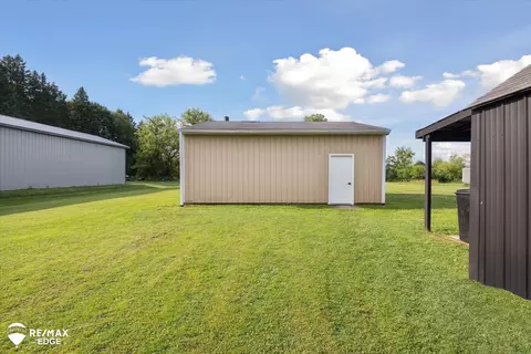 Exterior - 7236 Lapeer, Davison, MI 48423 photo 12 of 15