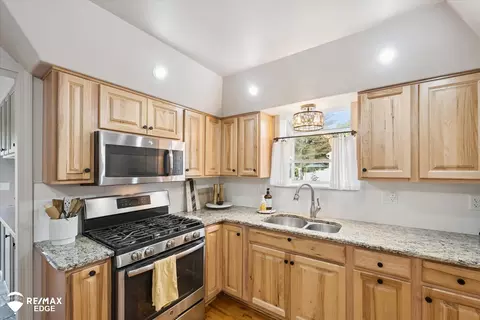 Kitchen - 7236 Lapeer, Davison, MI 48423 photo 2 of 5