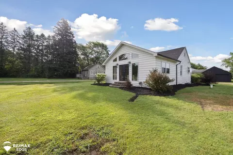 Exterior - 7236 Lapeer, Davison, MI 48423 photo 3 of 15