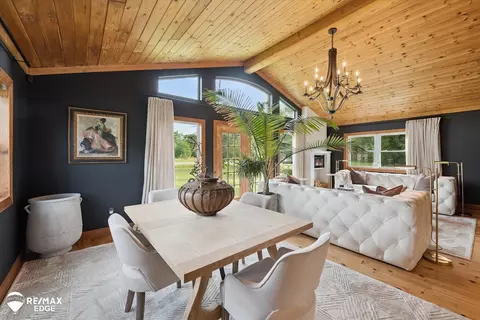 Dining - 7236 Lapeer, Davison, MI 48423 photo 2 of 4