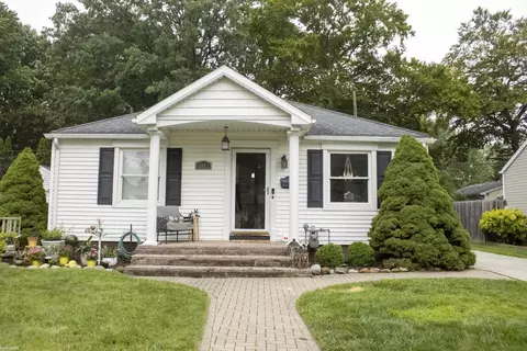 3021 Cooper, Port Huron, MI 48060