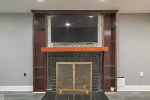 Living - 331 Mckinley, Grosse Pointe Farms, MI 48236 photo 9 of 9