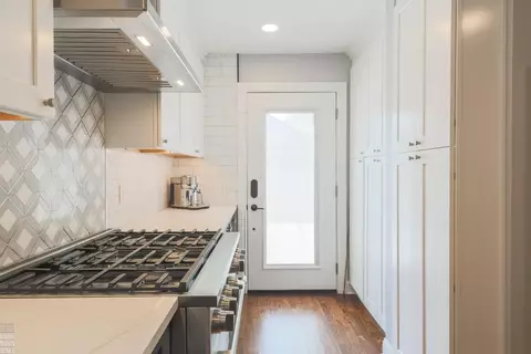 Kitchen - 331 Mckinley, Grosse Pointe Farms, MI 48236 photo 4 of 8
